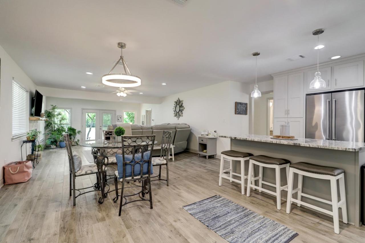 Kingwood Cottage - 10 Mins From Iah - Lake Front Humble Exterior foto